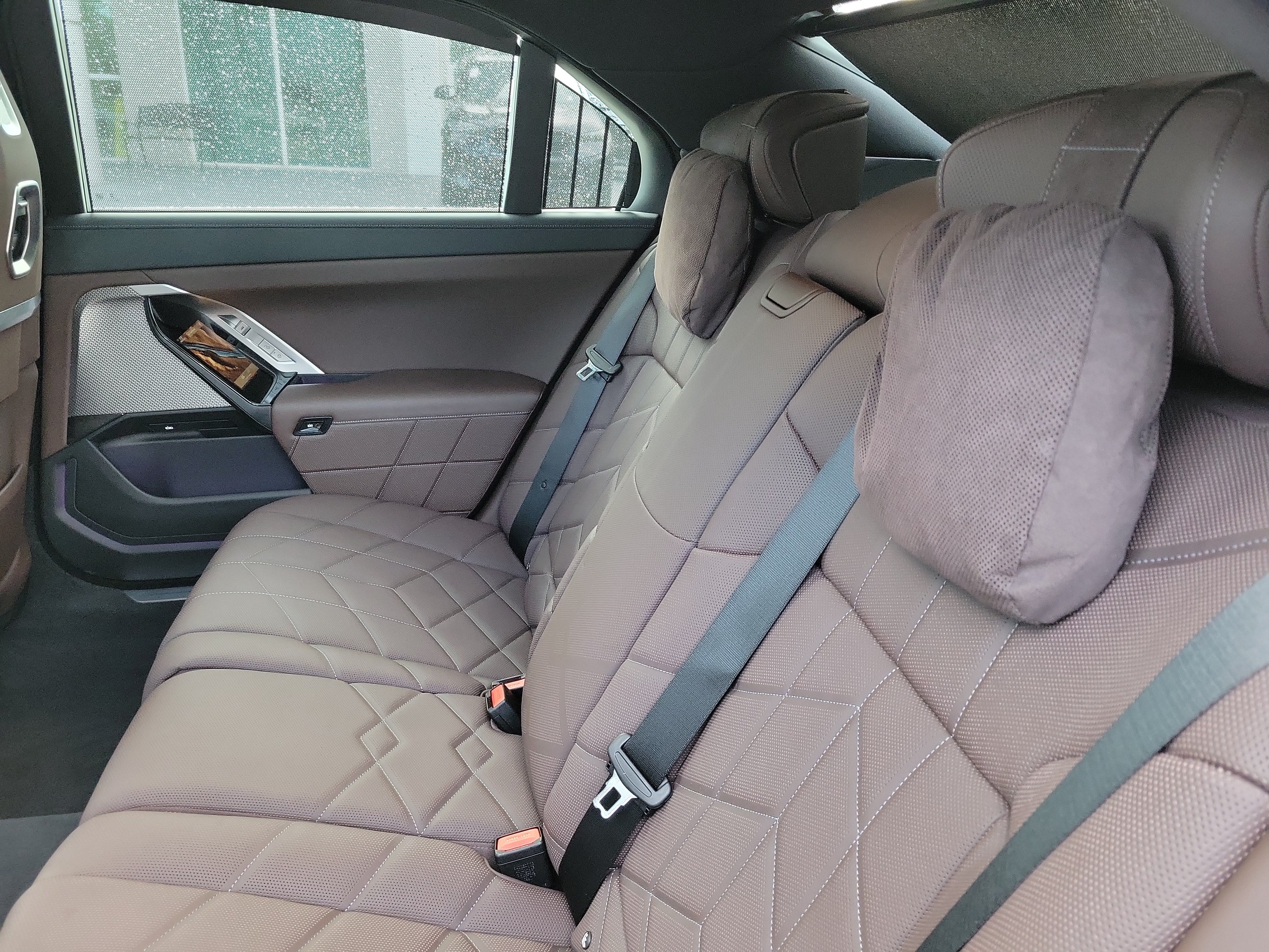 Certified 2023 BMW i7 xDrive60 AWD/4WD image 7
