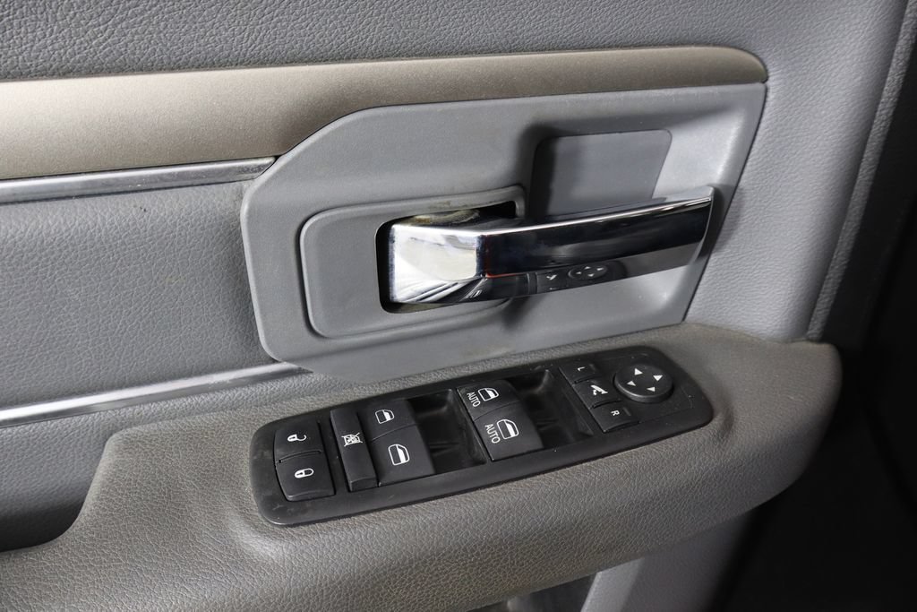 Used 2013 RAM 1500 Classic SLT RWD image 19