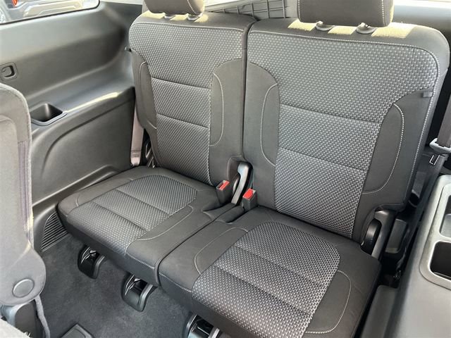 Used 2023 GMC Acadia SLE w/ Driver Convenience Package image 31