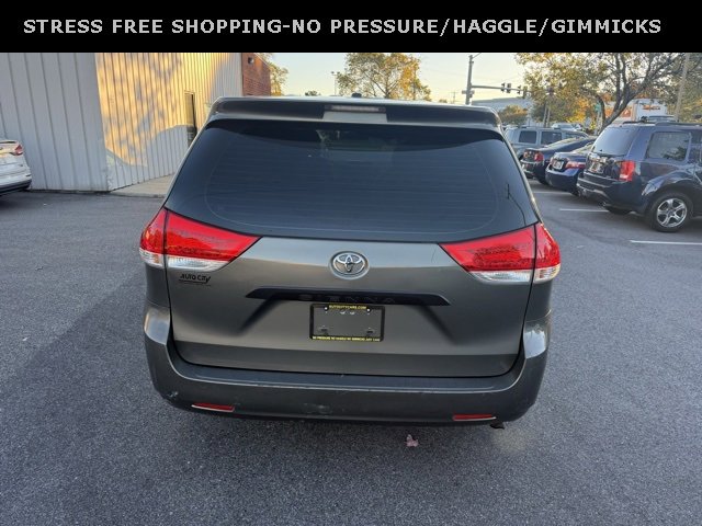 Used 2012 Toyota Sienna image 4
