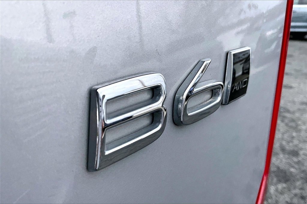 Used 2023 Volvo XC90 B6 Plus image 24