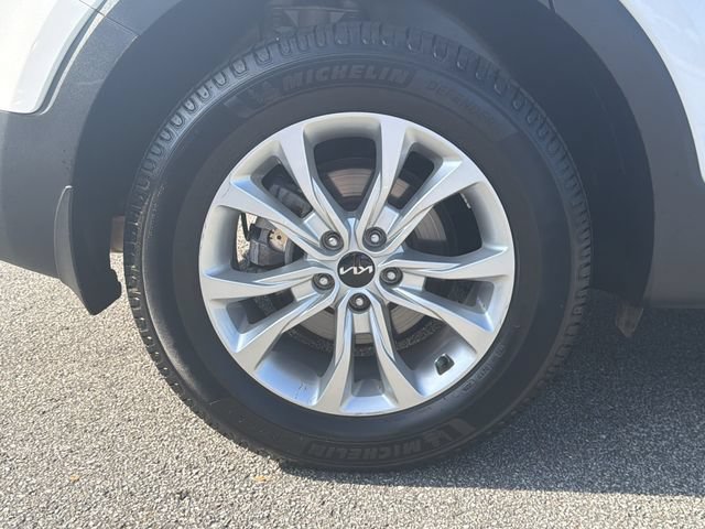 Used 2022 Kia Telluride LX AWD/4WD image 17