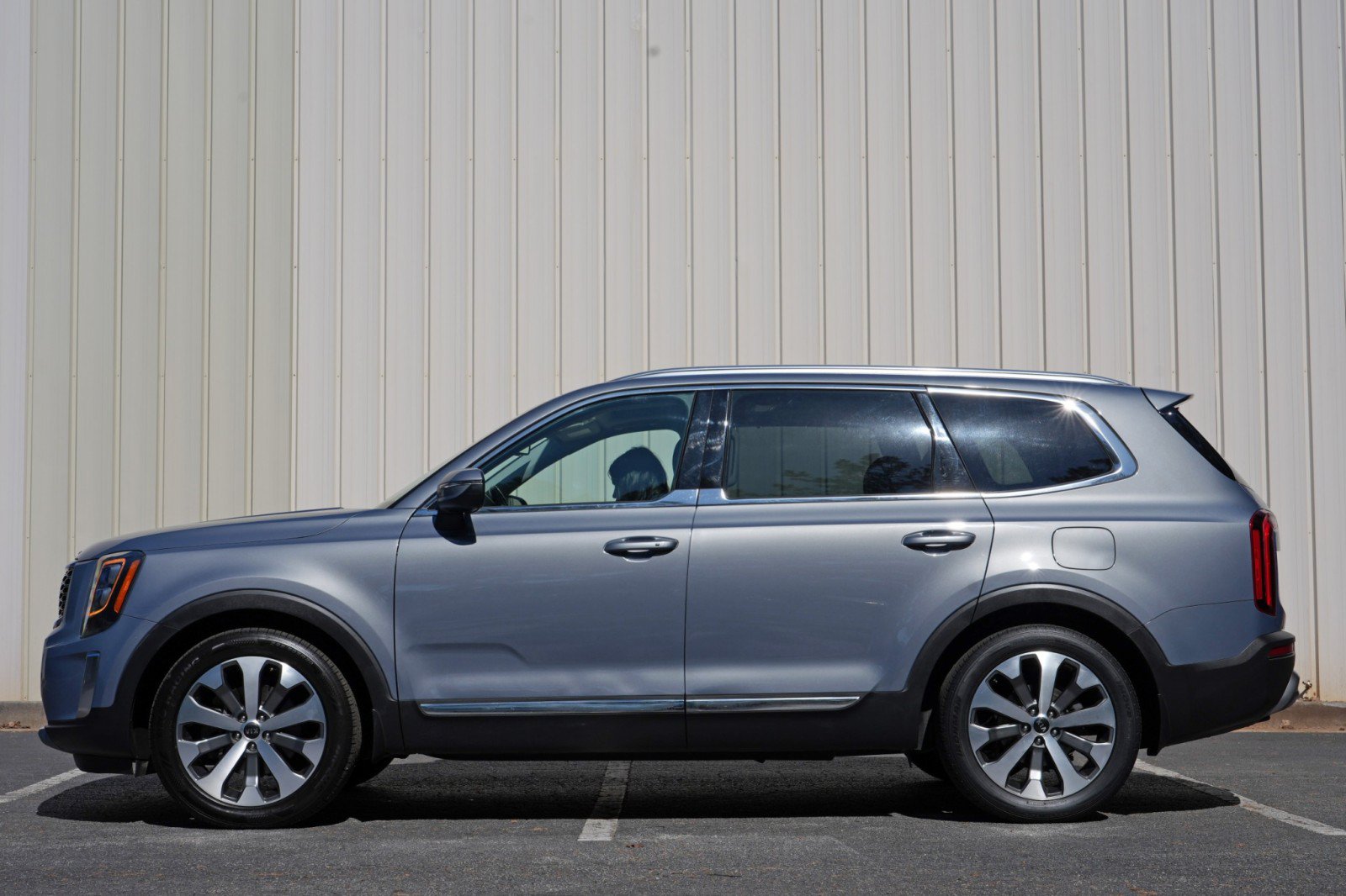 Used 2021 Kia Telluride EX w/ EX Premium Package FWD image 8