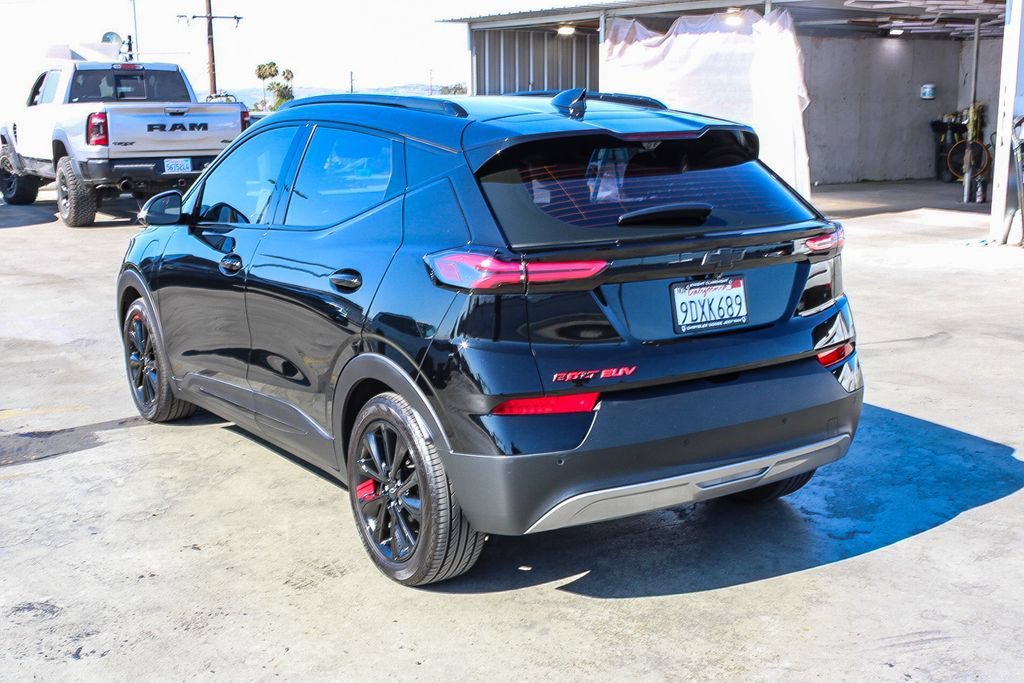 Used 2023 Chevrolet Bolt EUV Premier w/ Sun & Sound Package FWD image 7