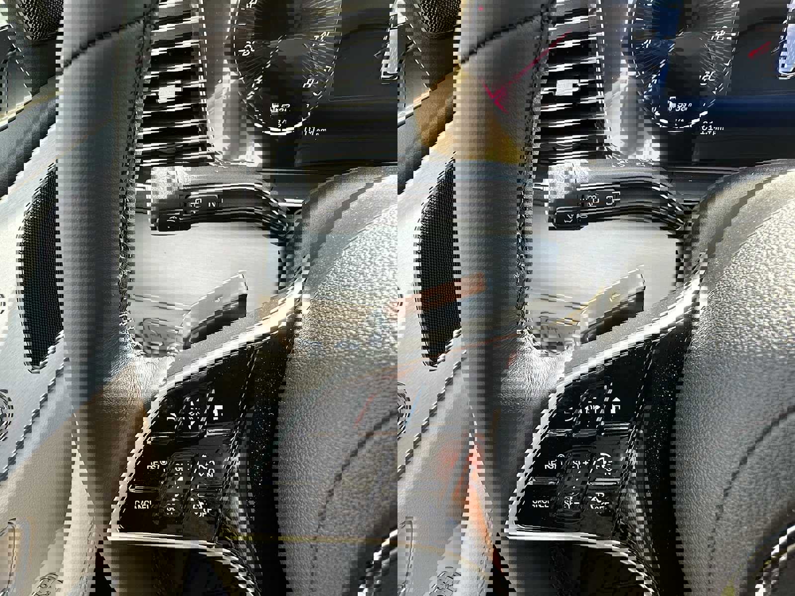 Used 2026 Mercedes-Benz GLE 350 4MATIC image 37