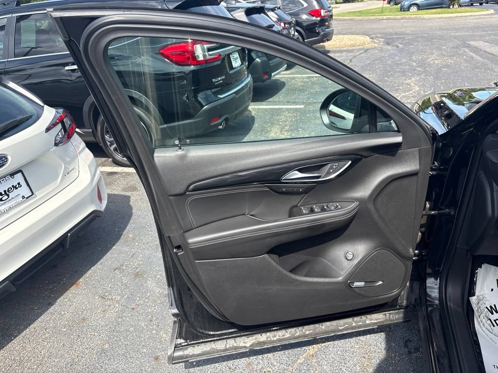 Used 2021 Buick Envision Essence w/ Technology Package I FWD image 18