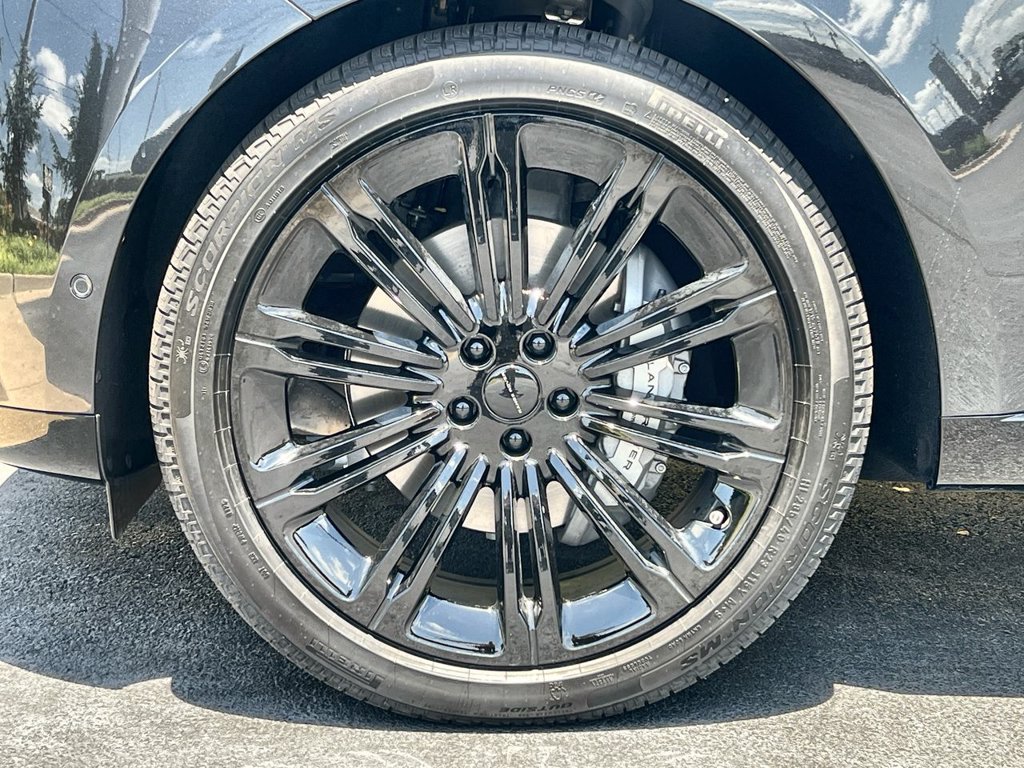 Certified 2026 Land Rover Range Rover SE AWD/4WD image 10