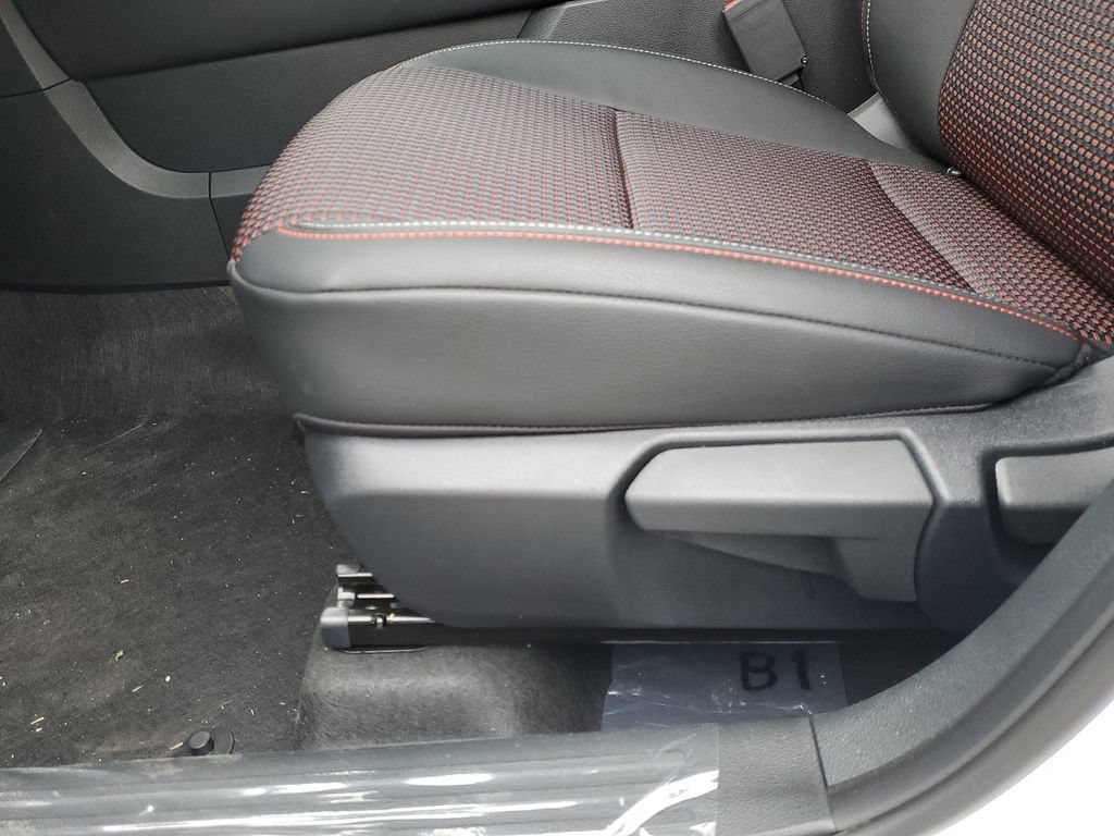 New 2026 Nissan Kicks SR w/ Cold Weather Package AWD/4WD image 18