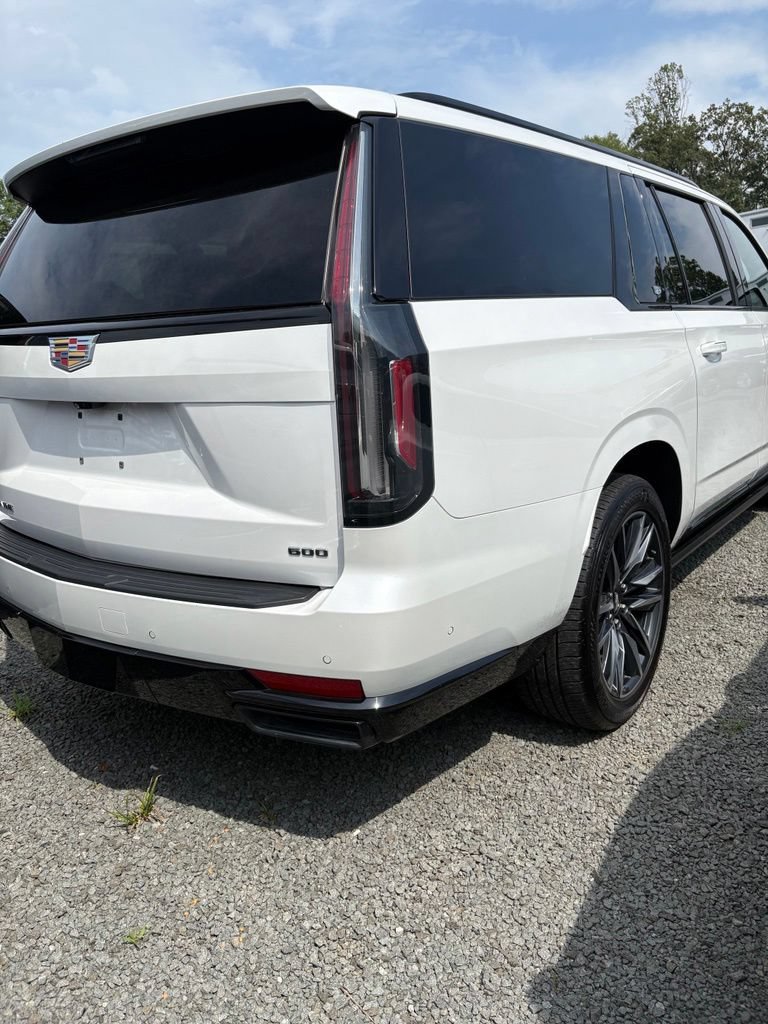 Used 2023 Cadillac Escalade ESV Sport Platinum AWD/4WD image 7