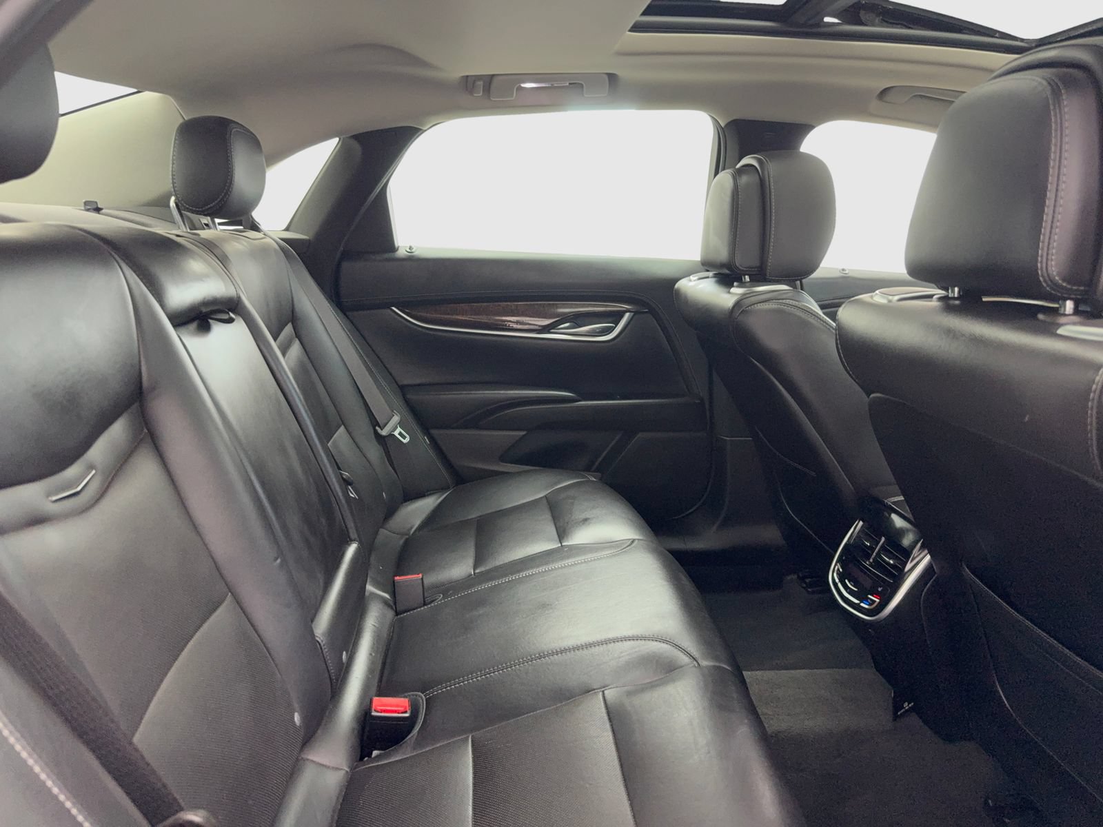 Used 2013 Cadillac XTS Premium FWD image 43