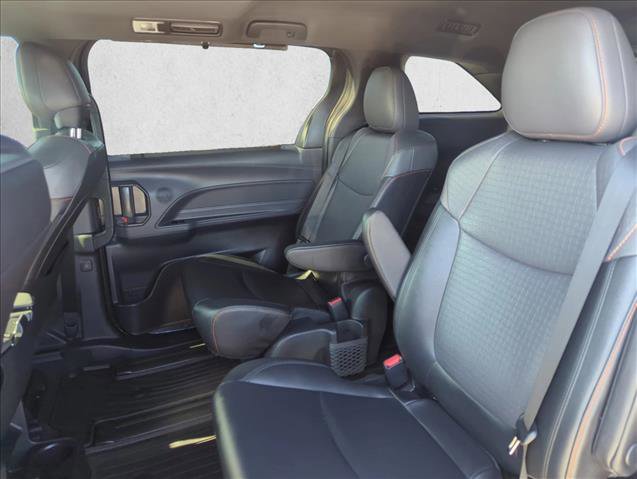 Certified 2022 Toyota Sienna XSE image 18