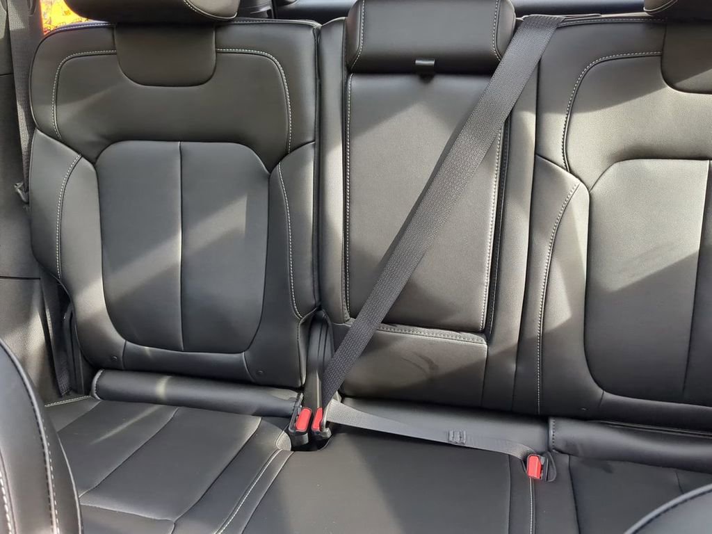 New 2025 Jeep Grand Cherokee Limited w/ Trailer Tow Package image 25