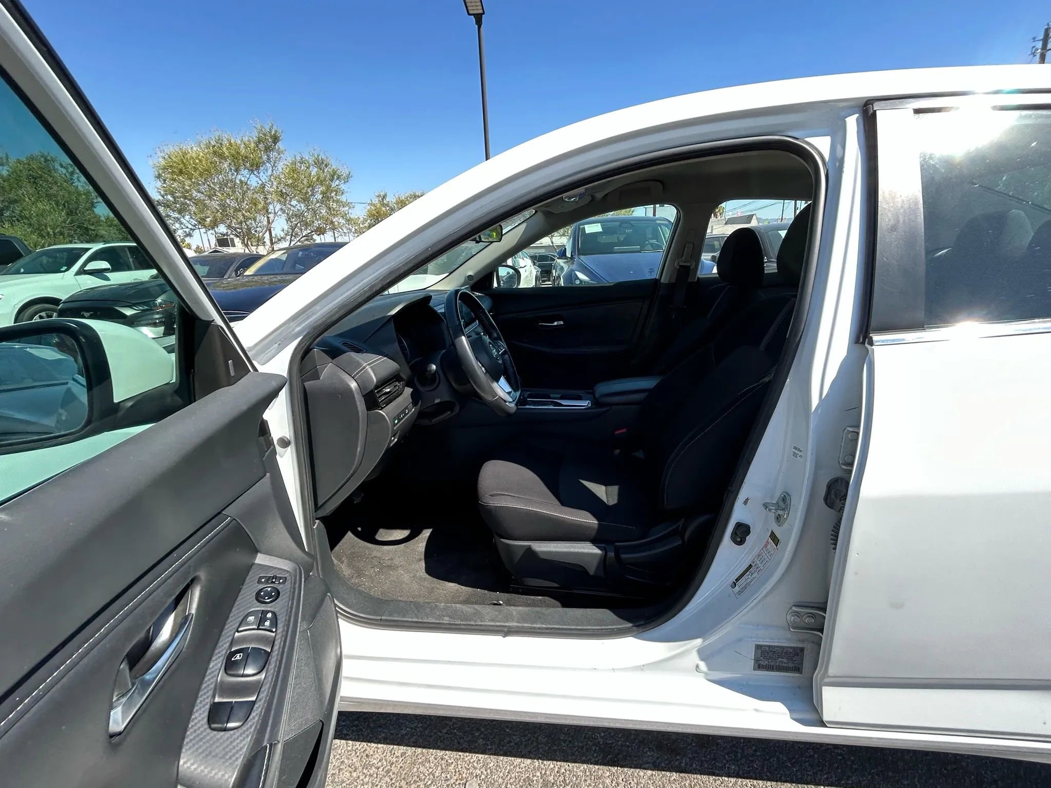 Used 2022 Nissan Sentra SV image 9
