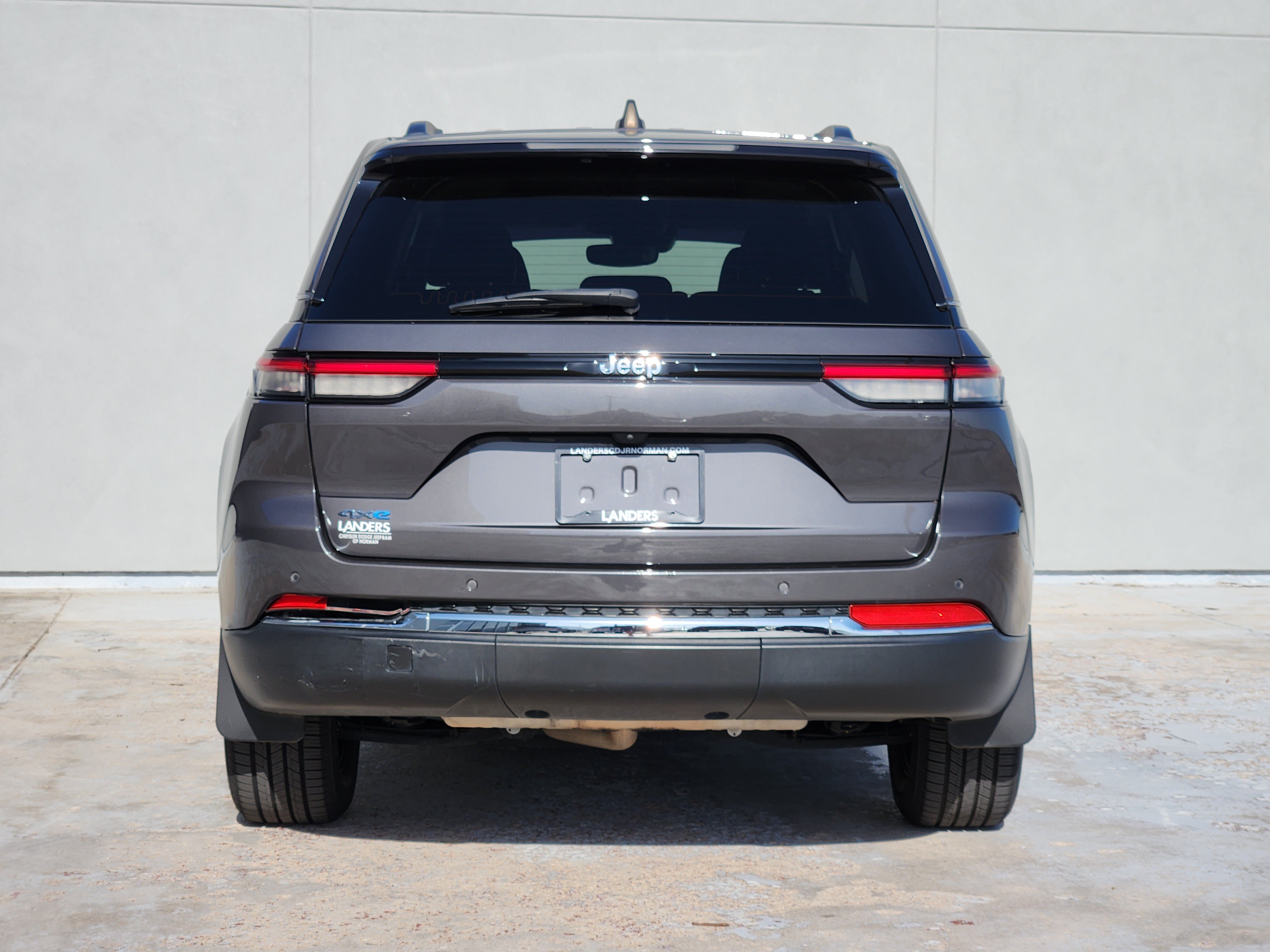 Used 2023 Jeep Grand Cherokee 4WD 4xe image 7