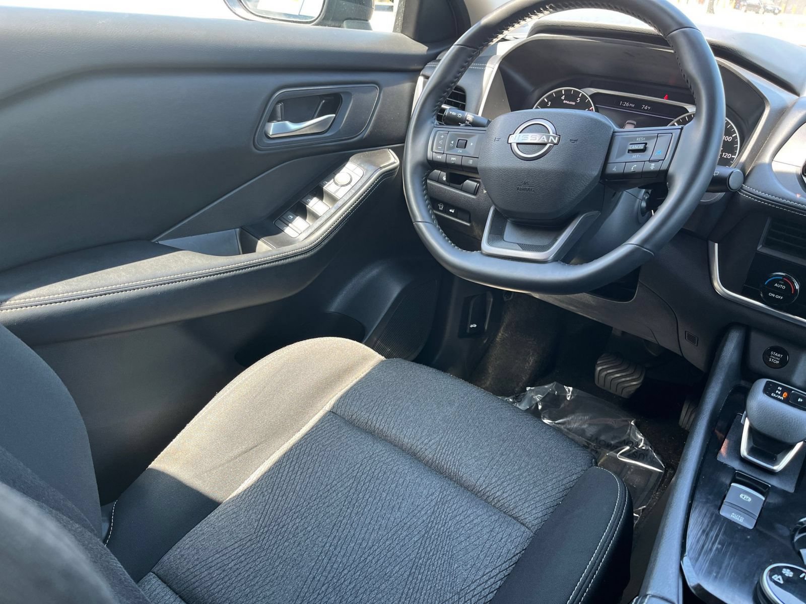 Used 2025 Nissan Rogue SV AWD/4WD image 39