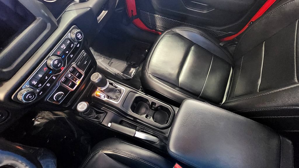 Used 2021 Jeep Wrangler Unlimited Sahara AWD/4WD image 27