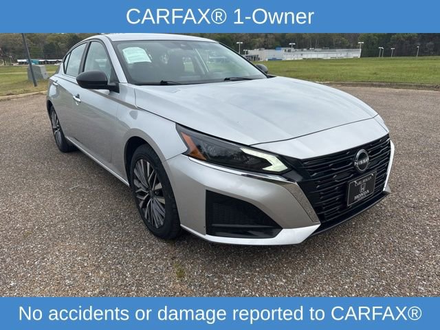 Used 2025 Nissan Altima 2.5 SV image 2