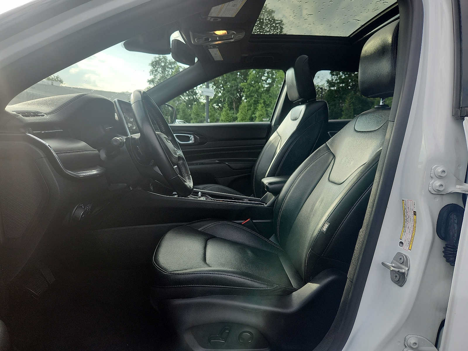 Used 2022 Jeep Compass High Altitude AWD/4WD image 13
