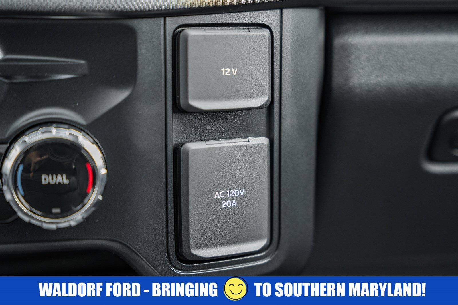 Used 2024 Ford F450 Platinum w/ FX4 Off-Road Package image 32