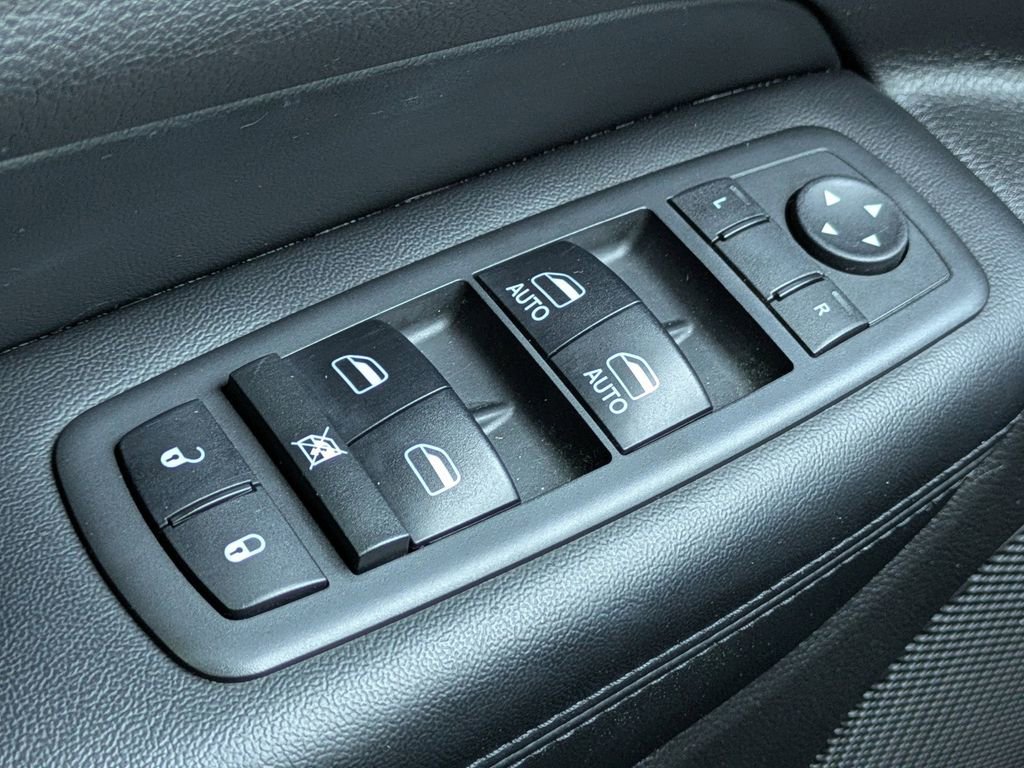 Used 2018 Jeep Grand Cherokee Limited image 27