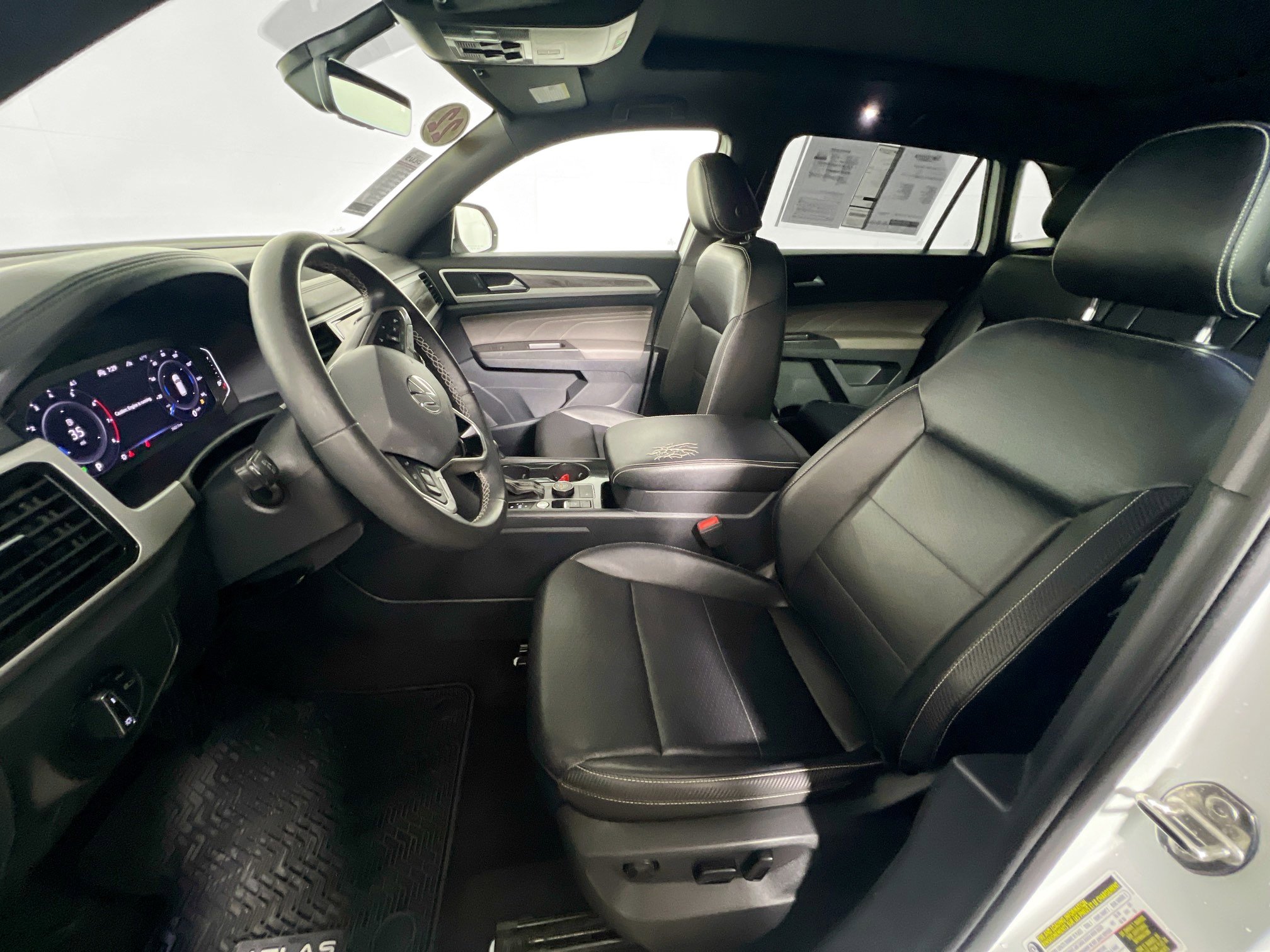 Used 2022 Volkswagen Atlas Cross Sport SE image 14