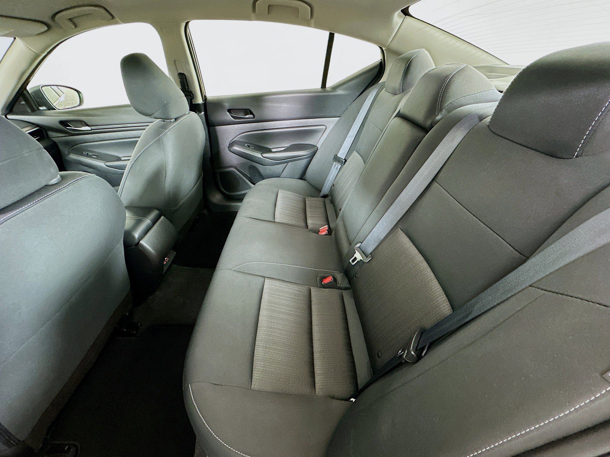 Used 2025 Nissan Altima 2.5 SV FWD image 26