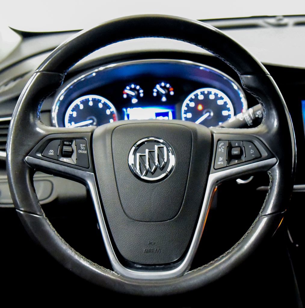 Used 2022 Buick Encore Preferred AWD/4WD image 26