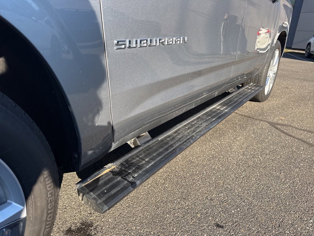 Used 2024 Chevrolet Suburban High Country image 13