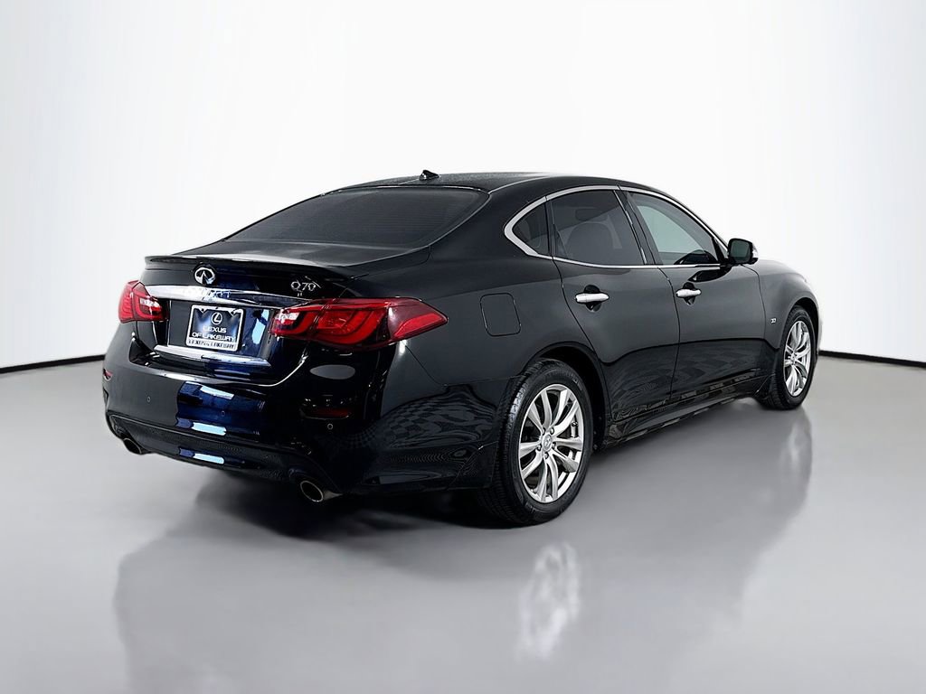 Used 2019 INFINITI Q70 Luxe w/ Proactive Package image 5
