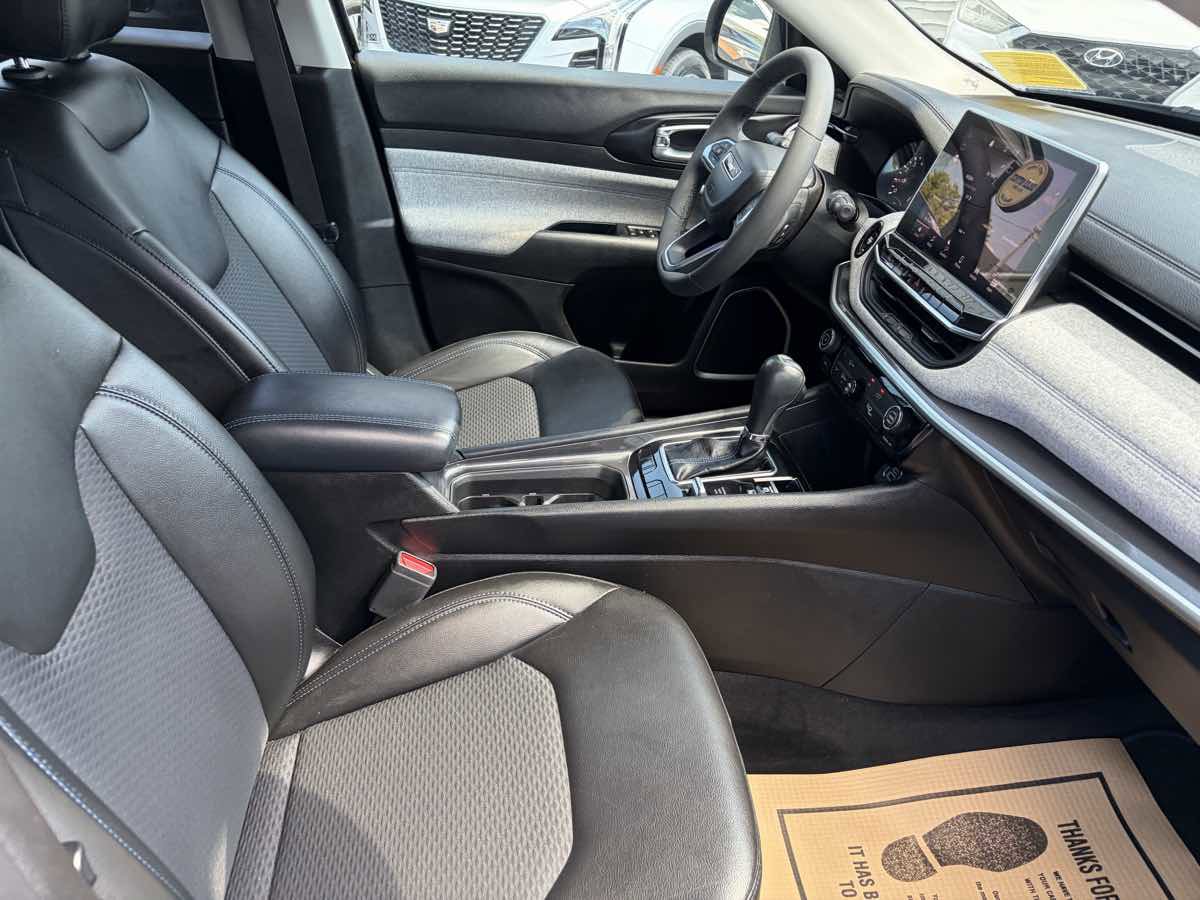 Used 2022 Jeep Compass Latitude image 29