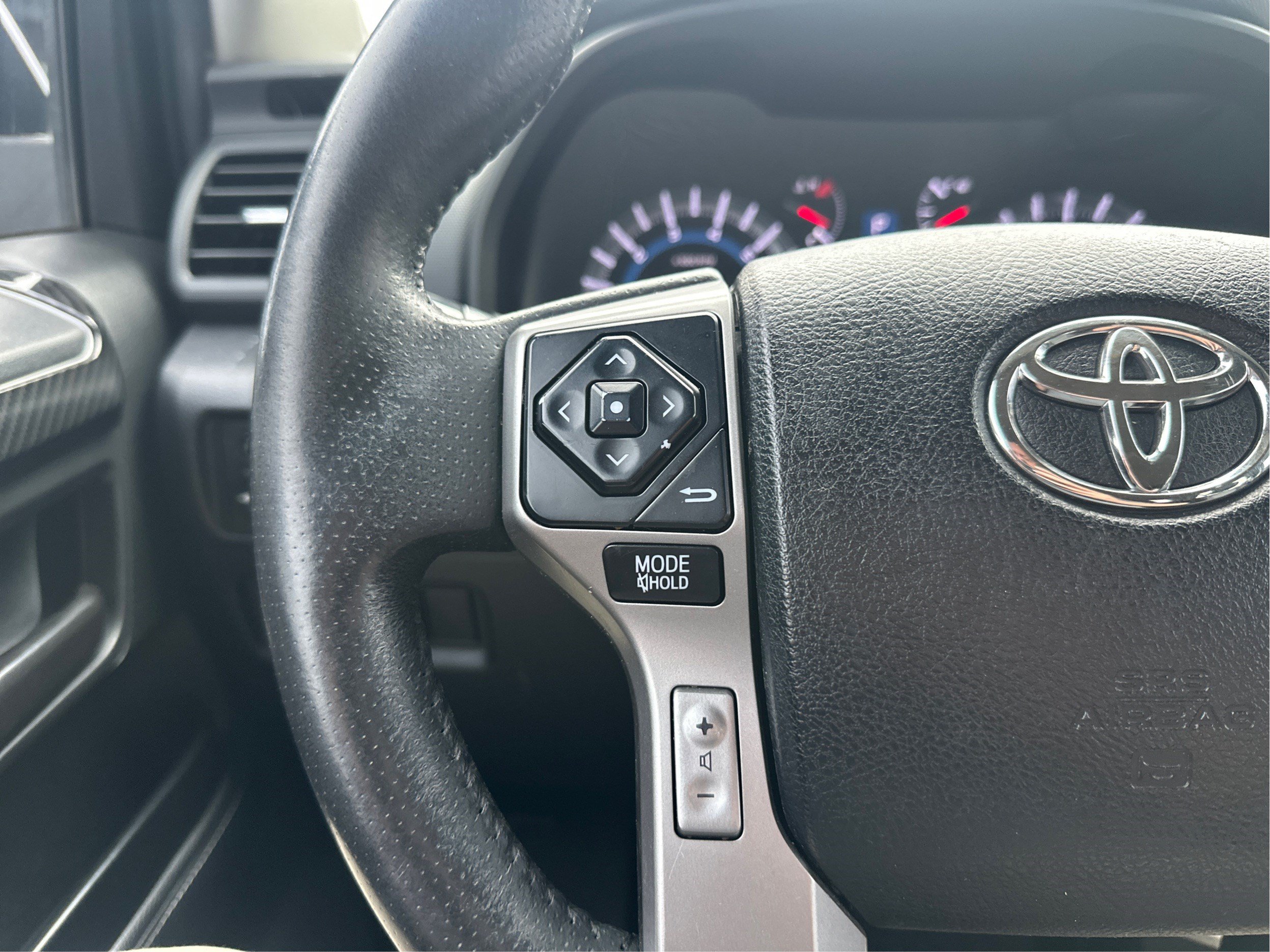 Used 2018 Toyota 4Runner SR5 Premium AWD/4WD image 32
