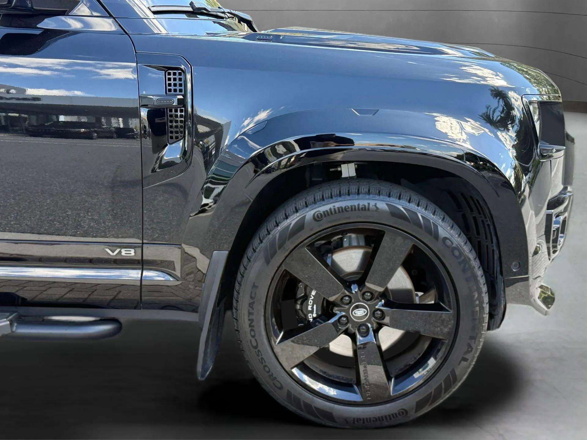 Used 2023 Land Rover Defender 110 Carpathian Edition image 6