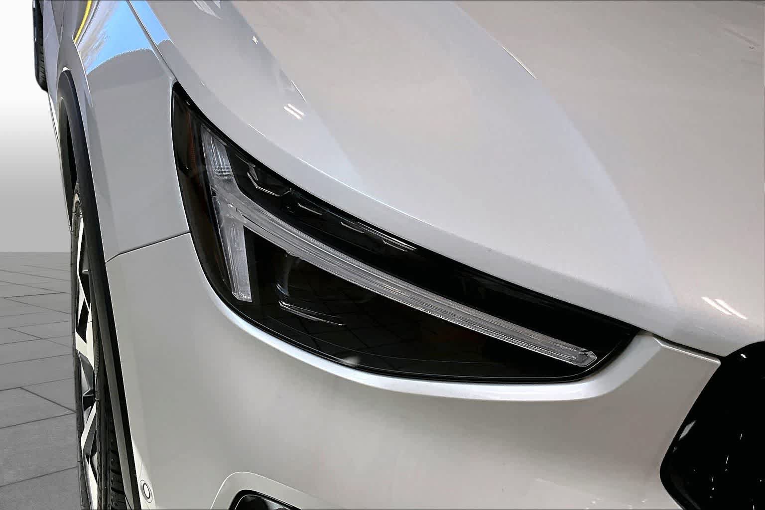 New 2026 Volvo XC40 B5 Plus w/ Protection Package Premier AWD/4WD image 15