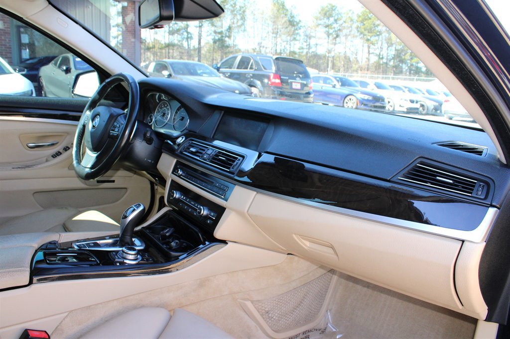 Used 2011 BMW 550i Sedan RWD image 17