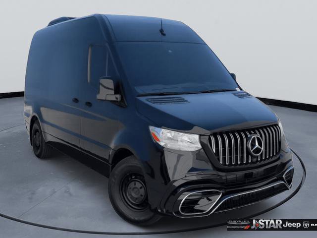 Used 2024 Mercedes-Benz Sprinter 2500 image 3