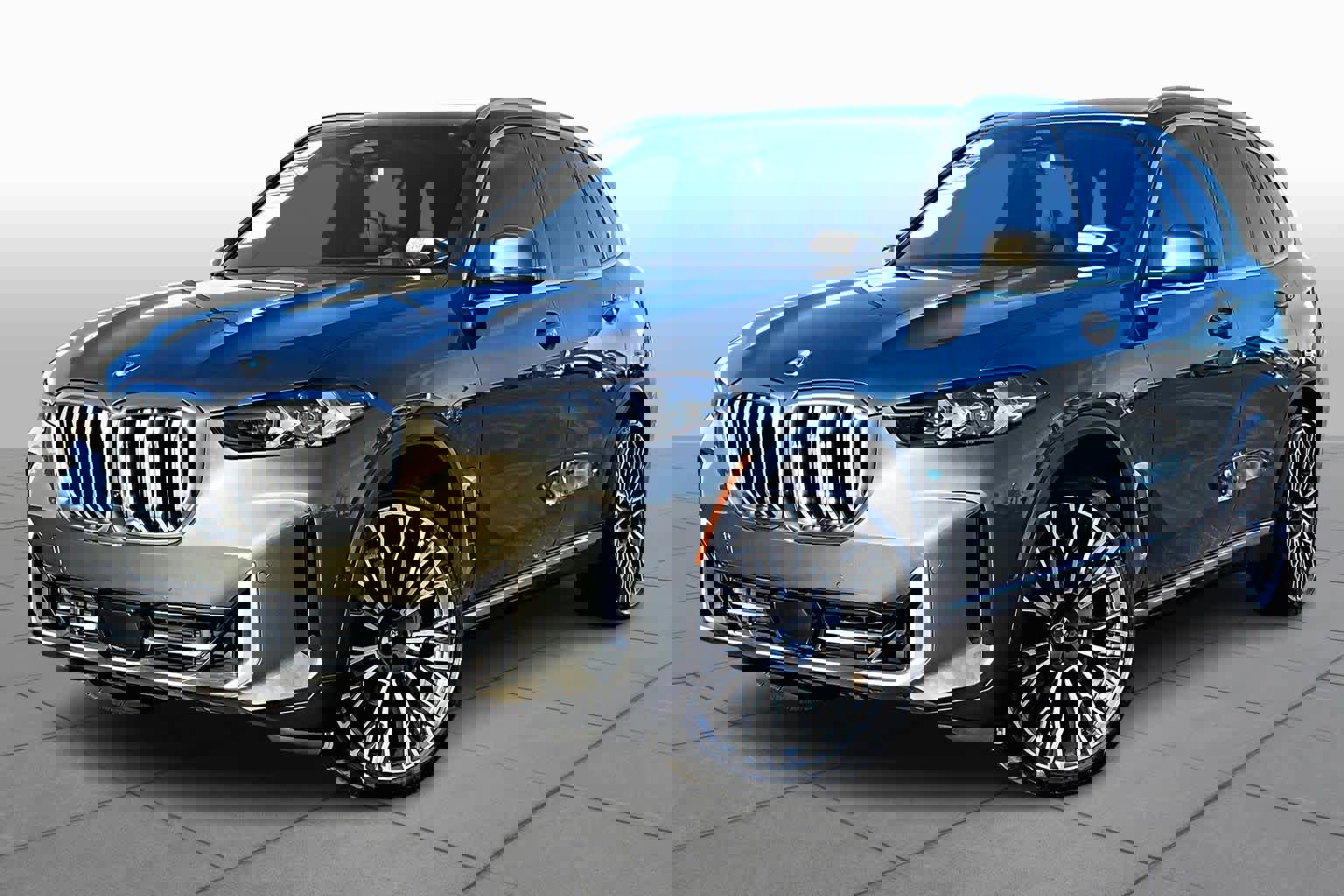 Used 2024 BMW X5 xDrive40i w/ Parking Assistance Package image 2