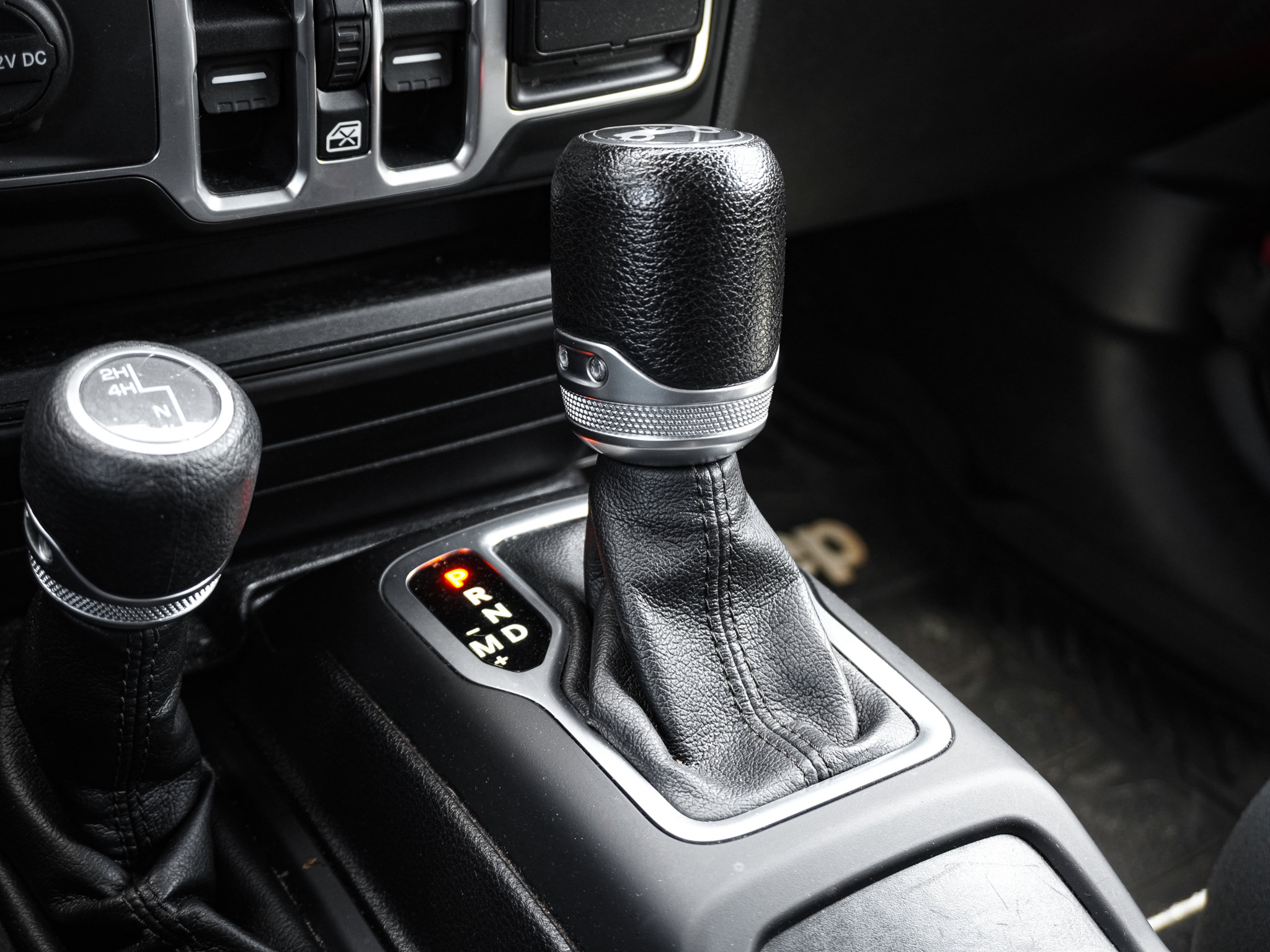 Used 2018 Jeep Wrangler Unlimited Sport S image 23