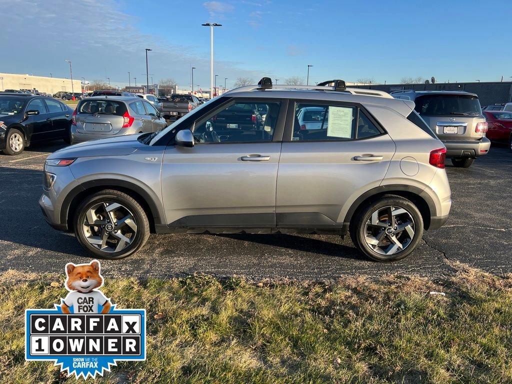 Certified 2023 Hyundai Venue SEL video 2