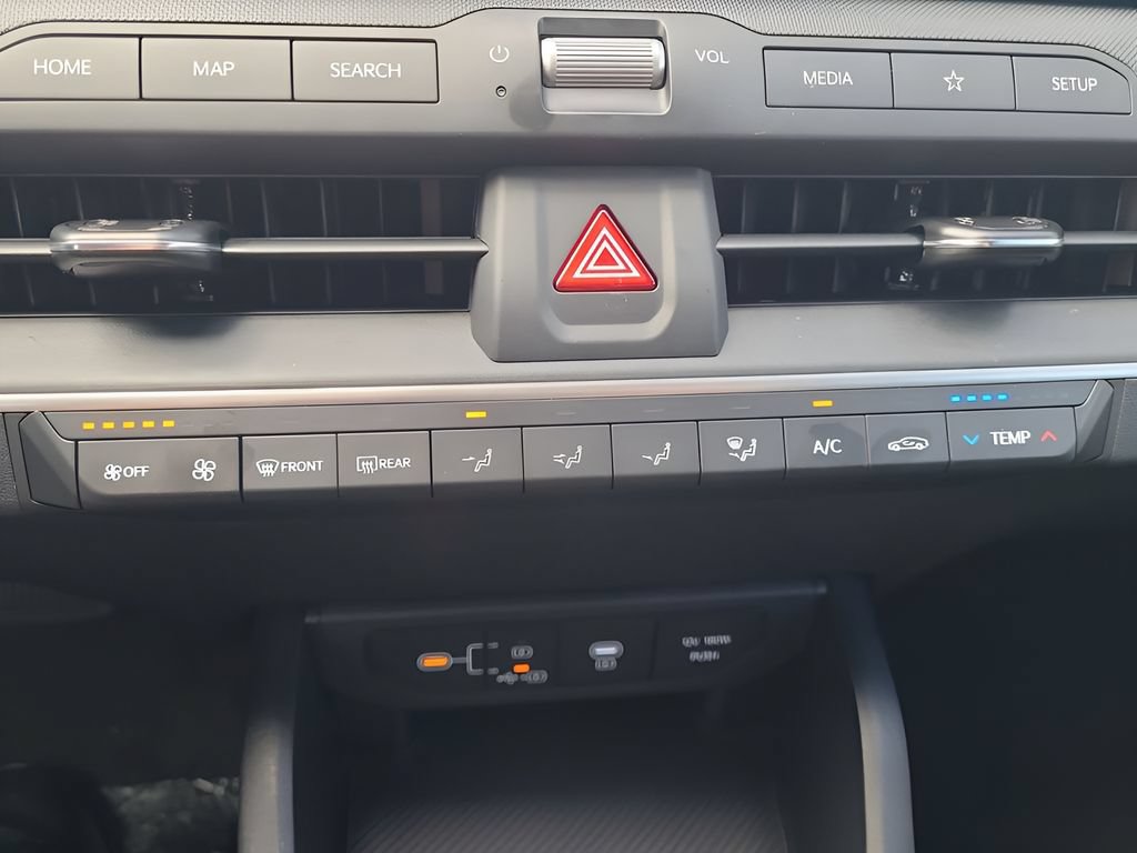 Used 2025 Kia K4 FWD image 43