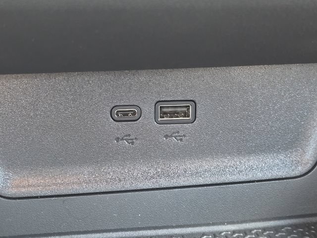 New 2026 Chevrolet Equinox LT w/ Safety and Technology Package FWD image 8