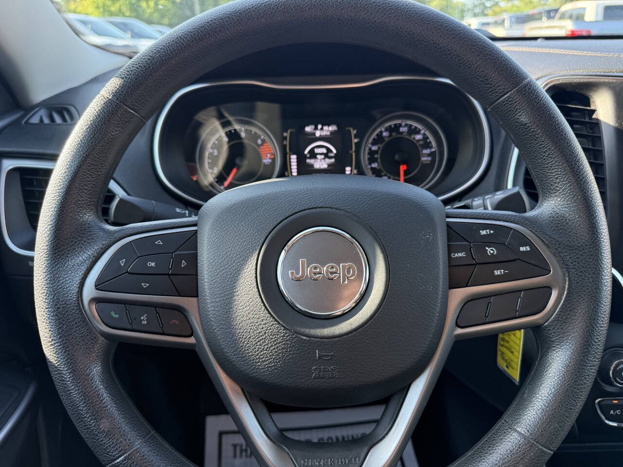 Used 2019 Jeep Cherokee Latitude w/ Popular Appearance Group FWD image 23