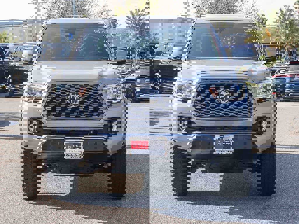 Used 2020 Toyota Tacoma TRD Off-Road w/ Technology Package image 2