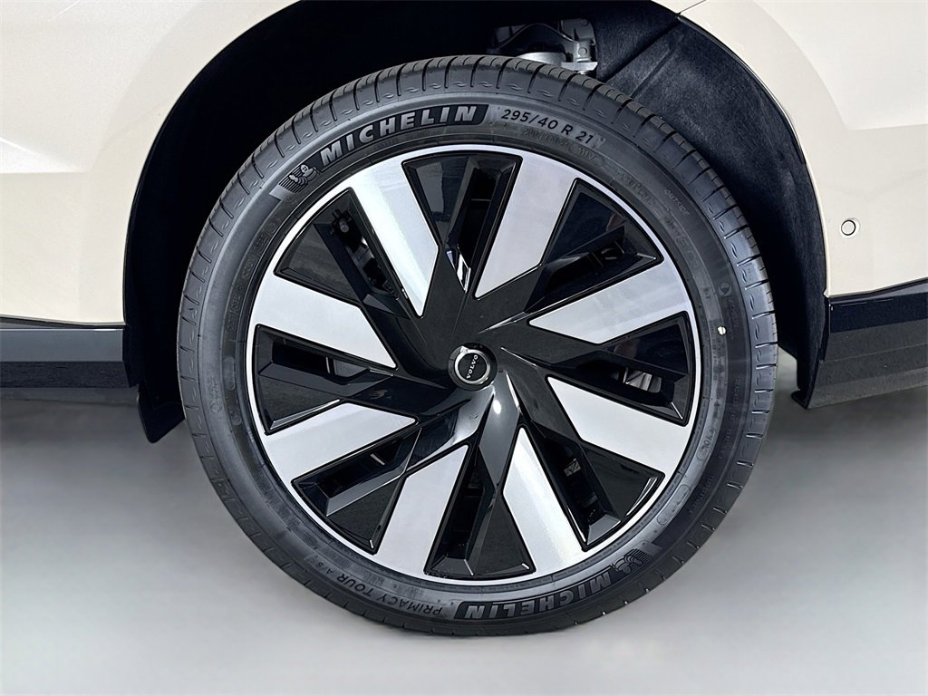 New 2025 Volvo EX90 Plus w/ Protection Package Premier image 32
