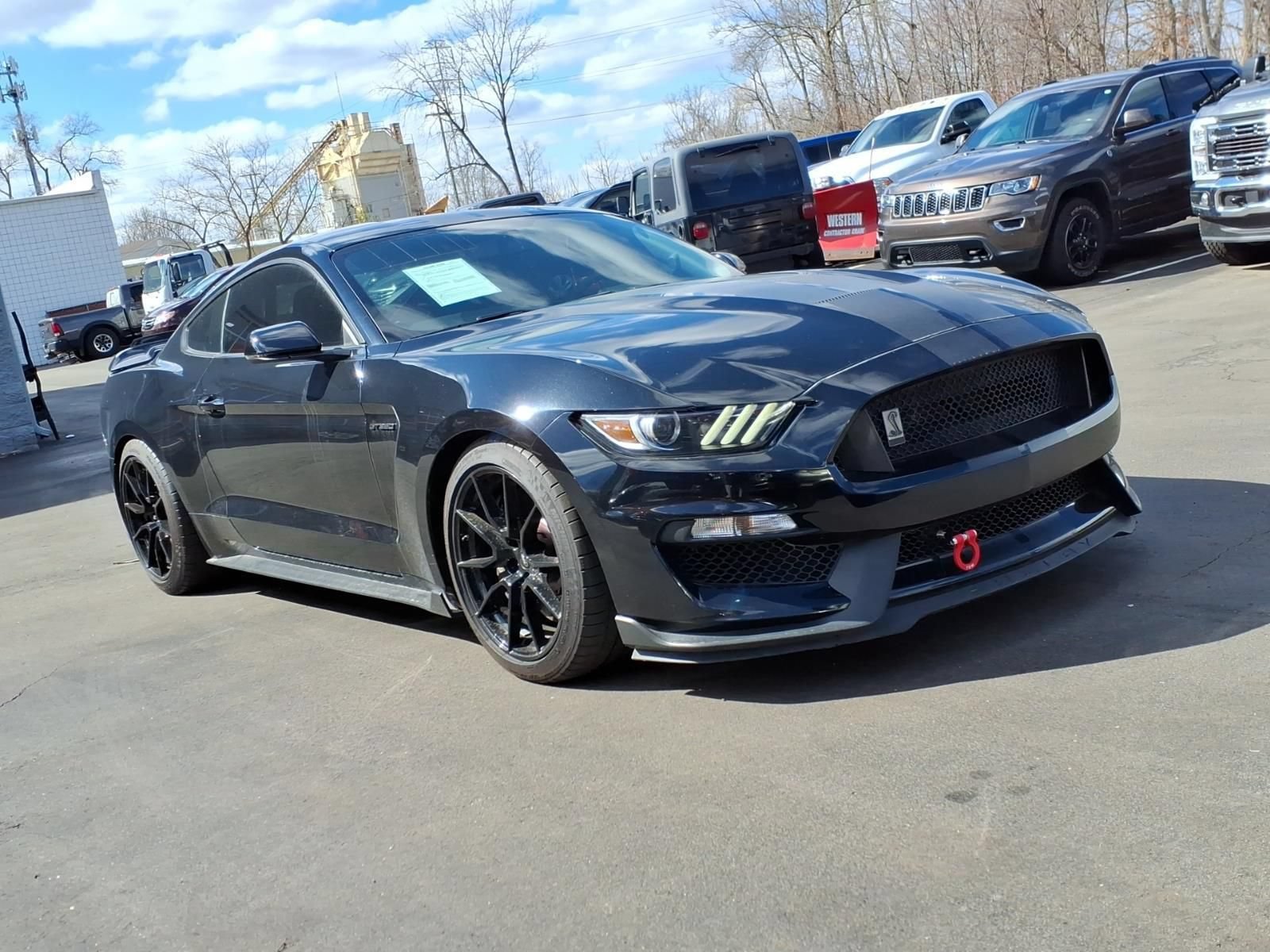 Used 2020 Ford Mustang Shelby GT350 w/ Technology Package RWD image 7