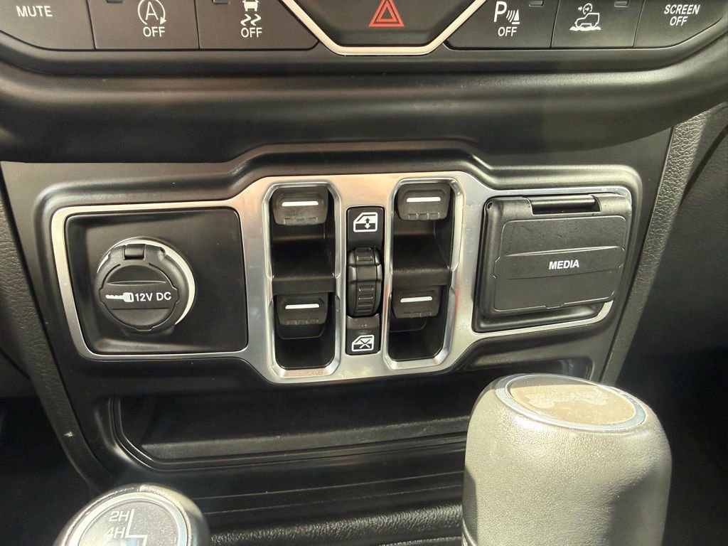 Used 2022 Jeep Wrangler Unlimited Sahara AWD/4WD image 21