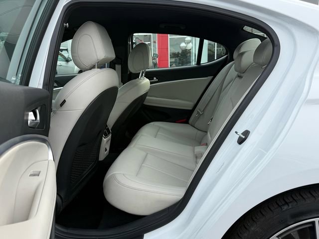 Used 2025 Genesis G70 2.5T image 13