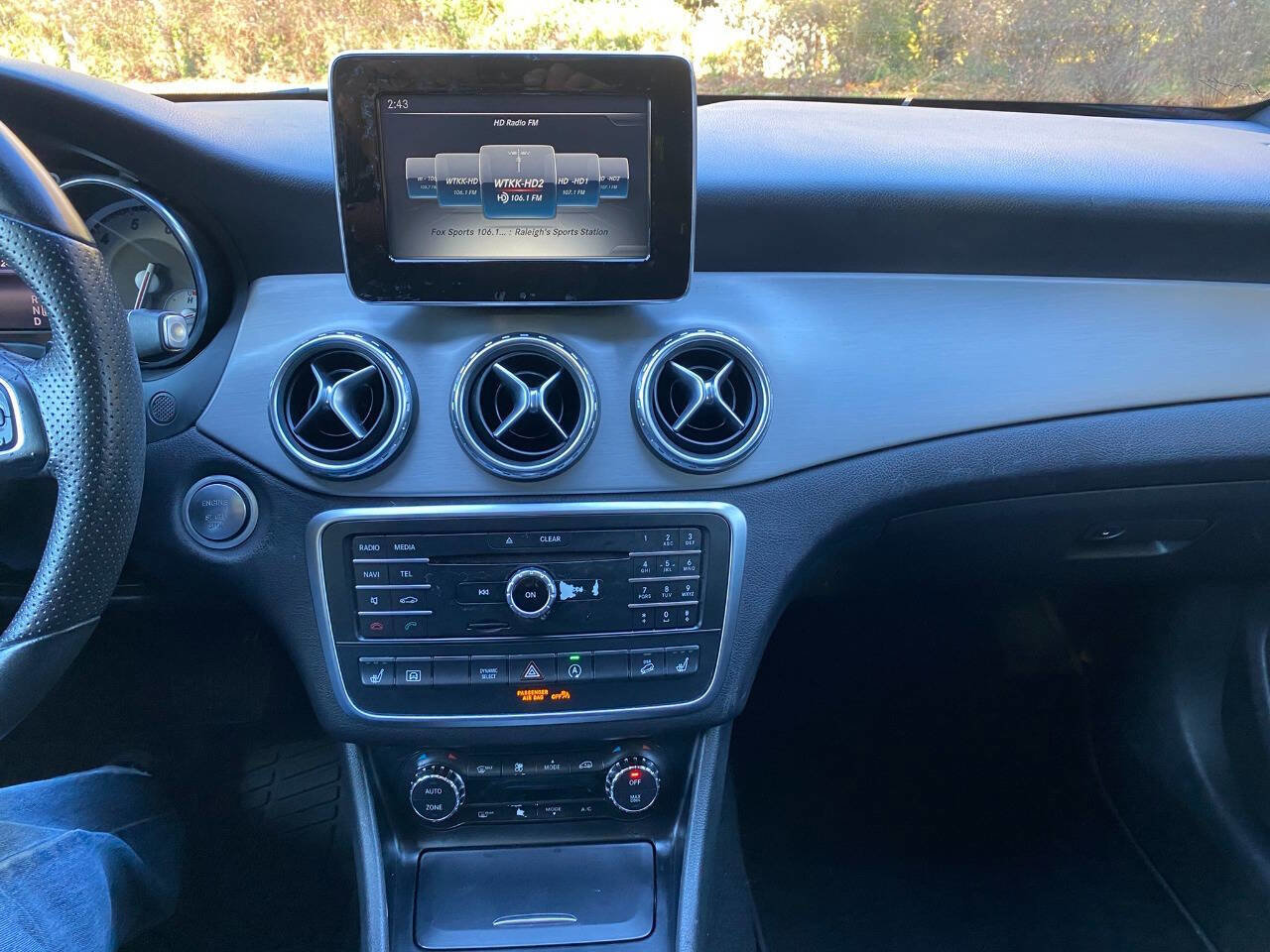Used 2017 Mercedes-Benz GLA 250 4MATIC image 22