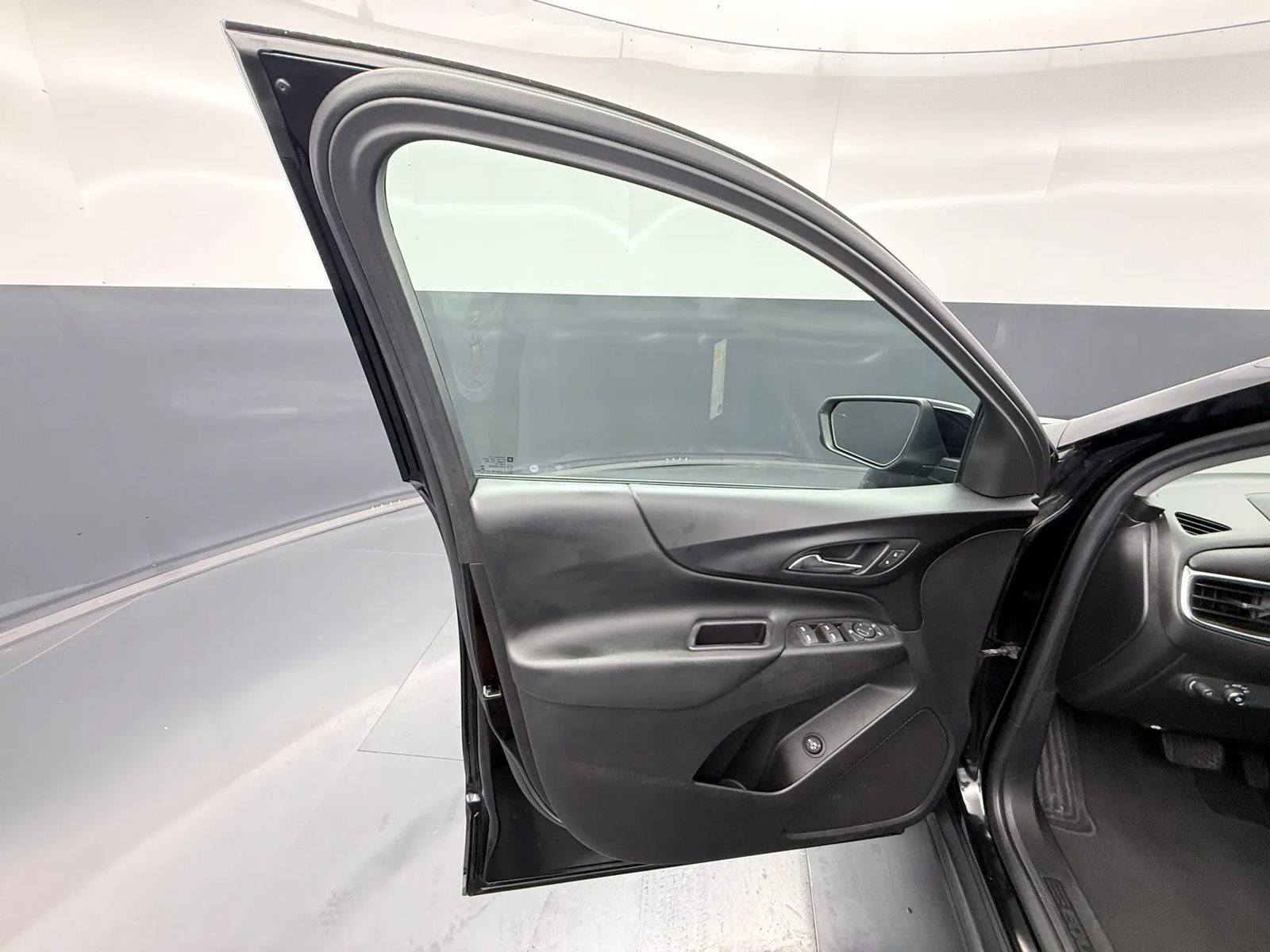Used 2019 Chevrolet Equinox LT FWD image 24