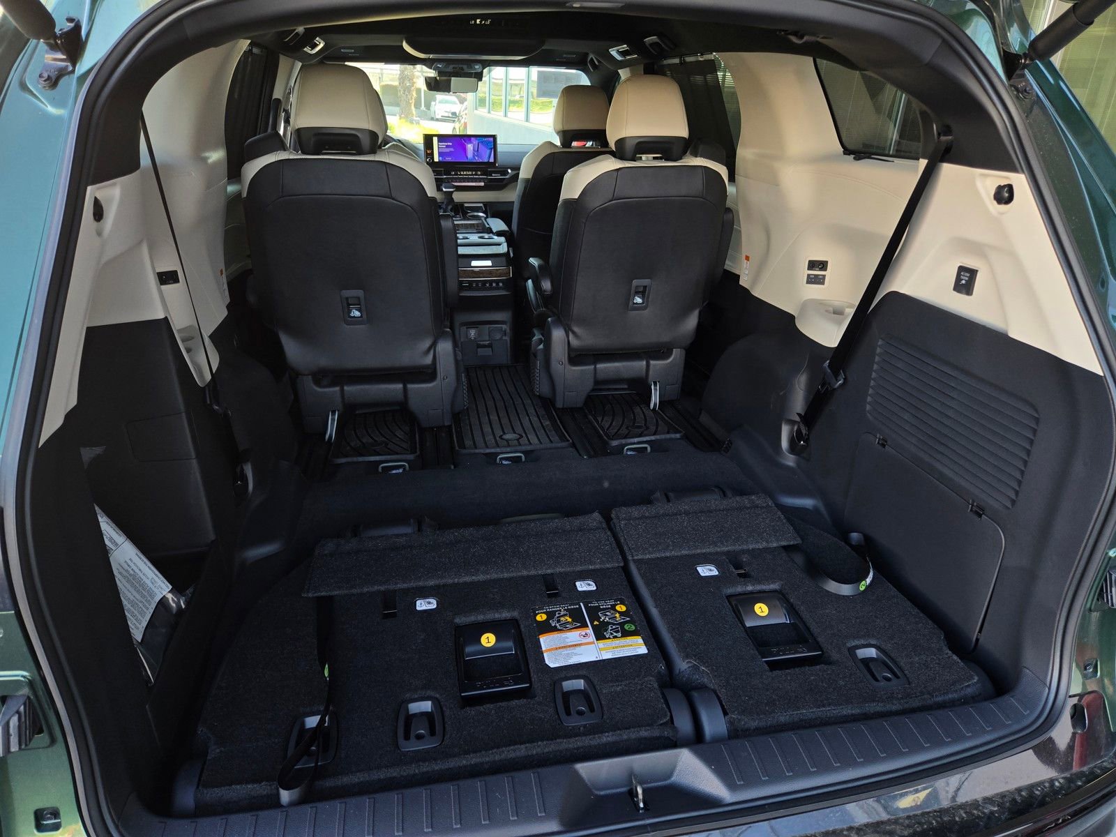 Certified 2026 Toyota Sienna Platinum image 26