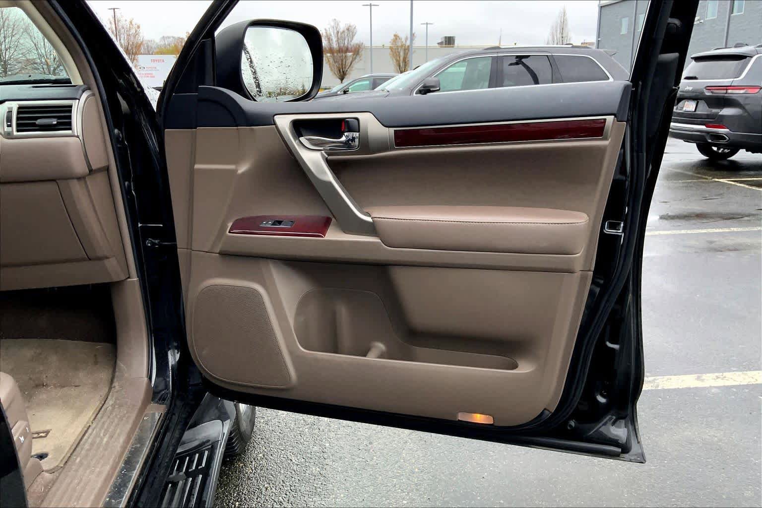 Used 2017 Lexus GX 460 Premium AWD/4WD image 23